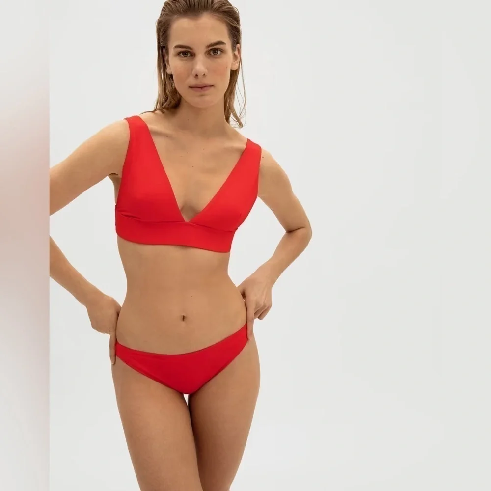 Everlane The Triangle Bikini Top in Bright Red NWT - Picture 3 of 11